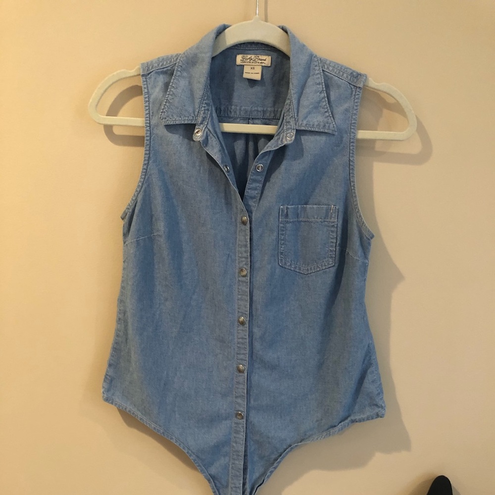 Lucky Brand Tie shirt denim material